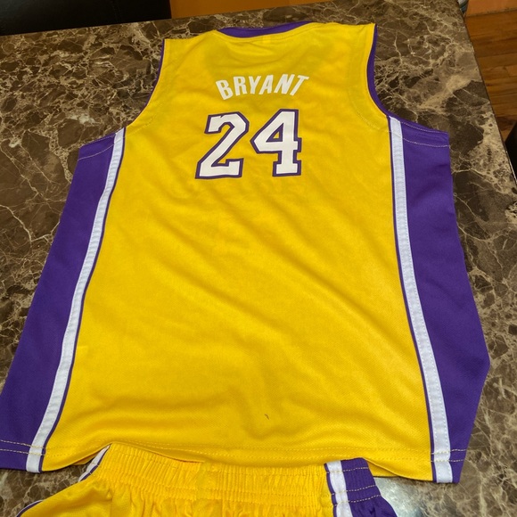 Lakers Kobe Bryant jersey and shorts set Lakers Kobe Bryant jersey and shorts set